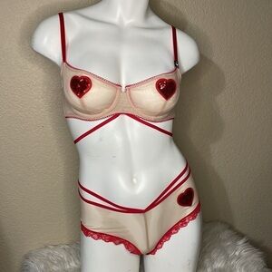 Victoria’s Secret Dream Angels Heart Balconet Bra Panty Set VS Bra Set NEW ❤️❤️